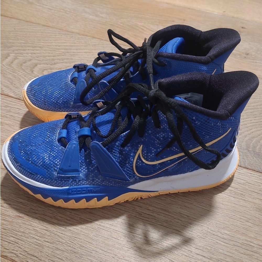 Nike women’s Blue Basketball Shoes